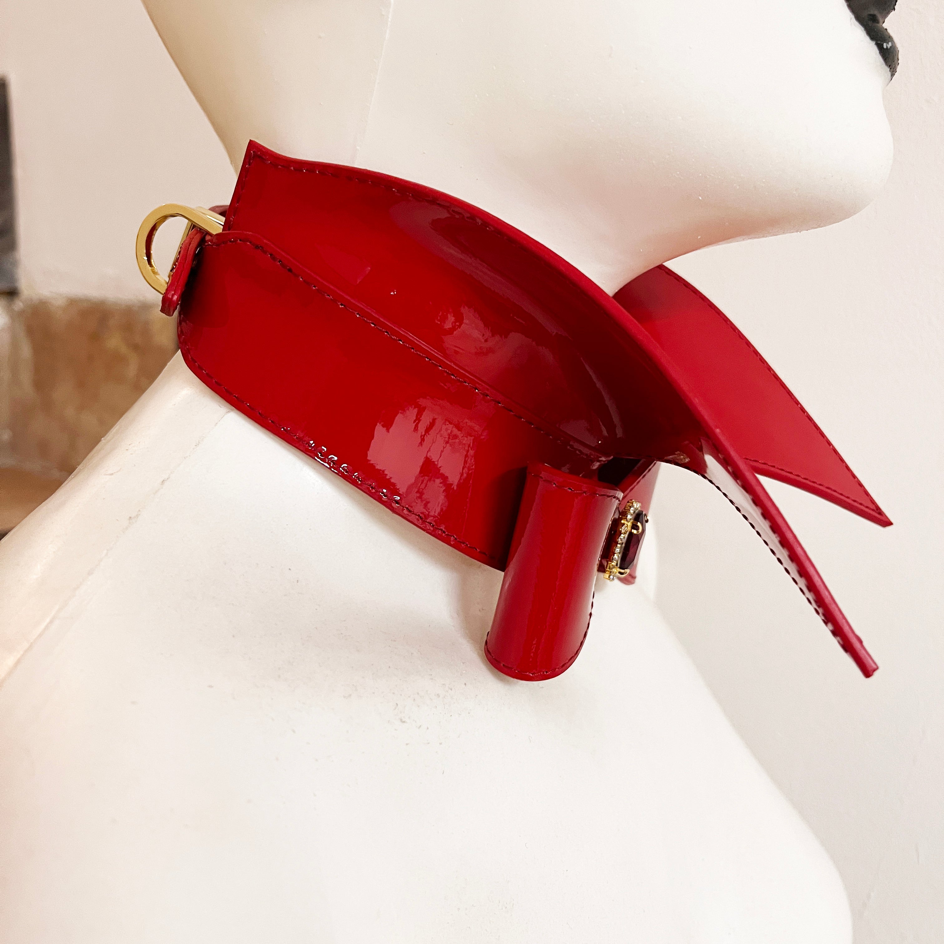 Rouge Meister Collar