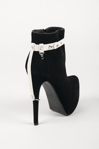 High Heel Restraints – Fräulein Kink