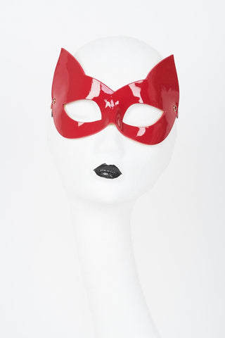 Rotglühende geformte Maske